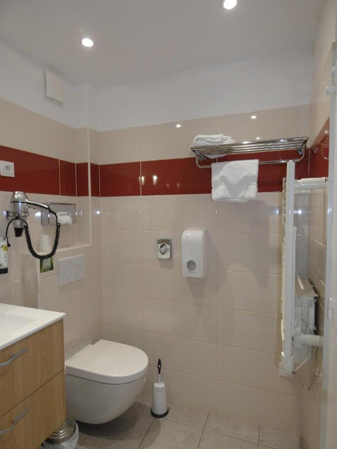 Logis Hotel Restaurant Auberge Saint Martin Surville  Dış mekan fotoğraf