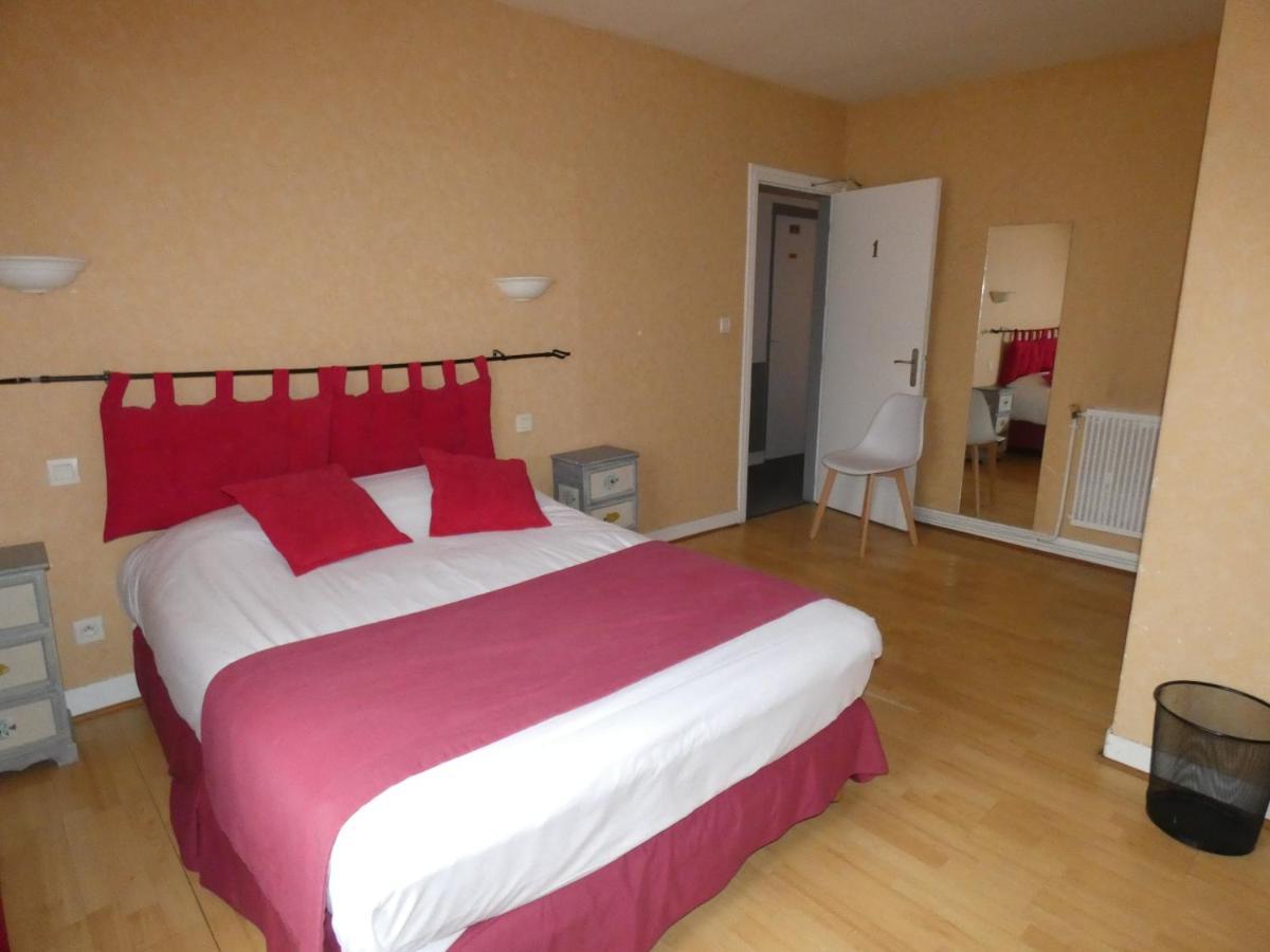 Logis Hotel Restaurant Auberge Saint Martin Surville  Dış mekan fotoğraf