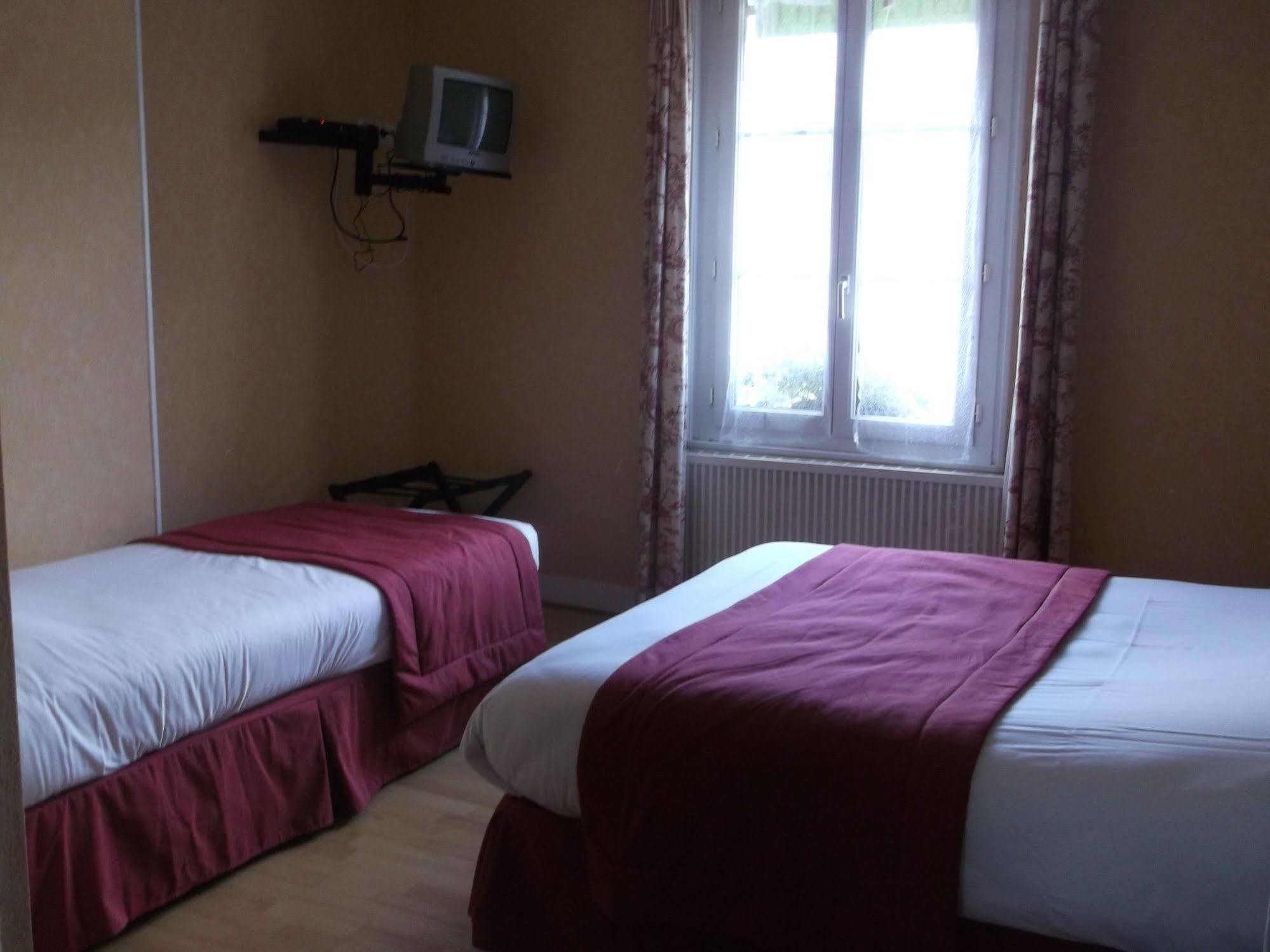 Logis Hotel Restaurant Auberge Saint Martin Surville  Dış mekan fotoğraf